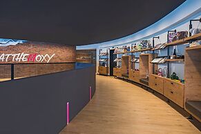 Moxy Osaka Honmachi