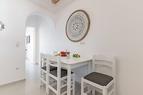 Birikos Hotel & Suites