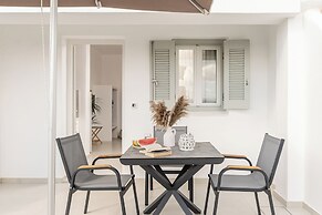 Birikos Hotel & Suites