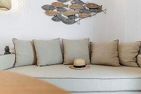 Birikos Hotel & Suites