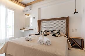 Birikos Hotel & Suites