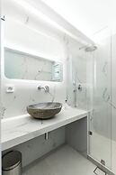 Birikos Hotel & Suites