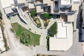 Birikos Hotel & Suites