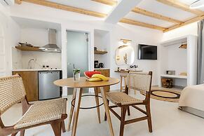 Birikos Hotel & Suites