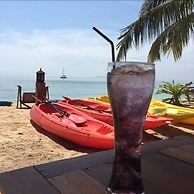 Koh Ngai Paradise Beach Resort