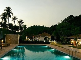 Koh Ngai Paradise Beach Resort