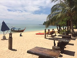 Koh Ngai Paradise Beach Resort