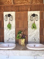 Koh Ngai Paradise Beach Resort