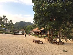 Koh Ngai Paradise Beach Resort