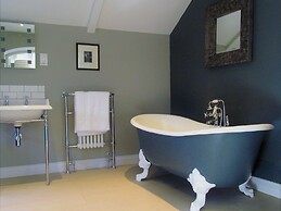 The Three Horseshoes Warham