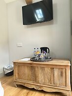 The Three Horseshoes Warham