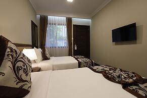 Cloud 10 Boutique Hotel