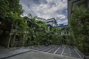 Cloud 10 Boutique Hotel