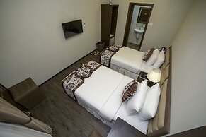 Cloud 10 Boutique Hotel