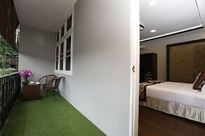 Cloud 10 Boutique Hotel