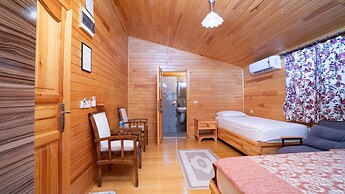 Lemon Garden Lodge