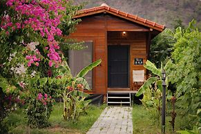 Lemon Garden Lodge