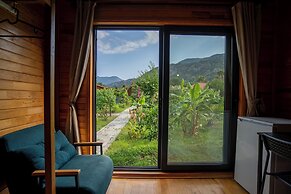 Lemon Garden Lodge