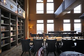 Golden Tulip RS Boutique Hotel