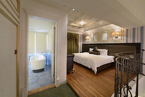 Golden Tulip RS Boutique Hotel