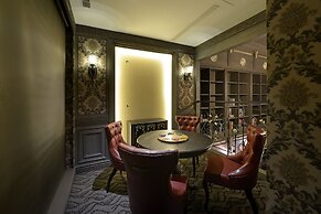 Golden Tulip RS Boutique Hotel