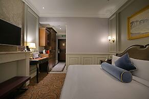 Golden Tulip RS Boutique Hotel