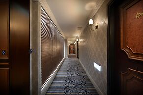 Golden Tulip RS Boutique Hotel