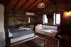 Kayserkaya Cottages & Camping