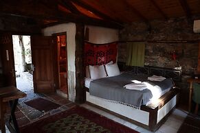 Kayserkaya Cottages & Camping