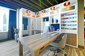 Holiday Inn Hotel & Suites Calgary Airport North by IHG