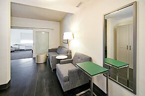 Holiday Inn Hotel & Suites Calgary Airport North by IHG