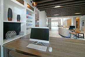 Holiday Inn Hotel & Suites Calgary Airport North by IHG