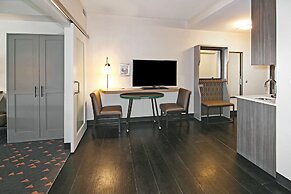 Holiday Inn Hotel & Suites Calgary Airport North by IHG