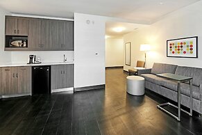 Holiday Inn Hotel & Suites Calgary Airport North by IHG