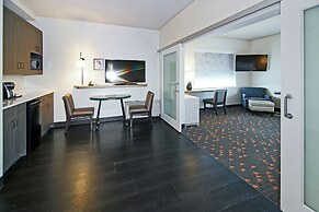 Holiday Inn Hotel & Suites Calgary Airport North by IHG