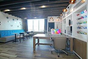 Holiday Inn Hotel & Suites Calgary Airport North by IHG