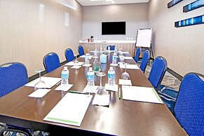 Holiday Inn Hotel & Suites Calgary Airport North by IHG