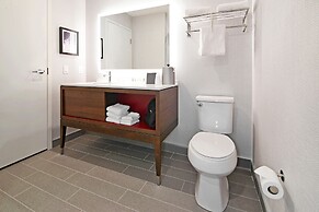 Holiday Inn Hotel & Suites Calgary Airport North by IHG