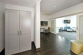 Holiday Inn Hotel & Suites Calgary Airport North by IHG