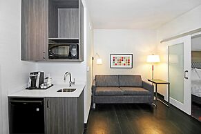 Holiday Inn Hotel & Suites Calgary Airport North by IHG