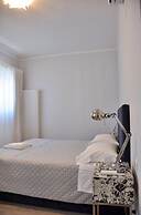 Dimora 16 Rooms & Garden