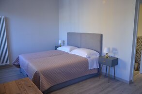 Dimora 16 Rooms & Garden