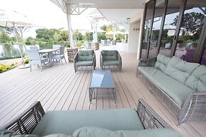 Oxbow Country Estate