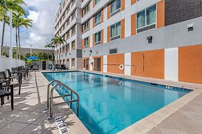 Comfort Suites Fort Lauderdale Airport & Cruise Port