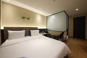Brown Dot Hotel Masan