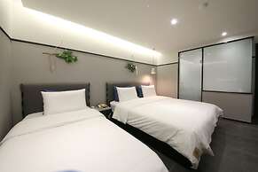 Brown Dot Hotel Masan