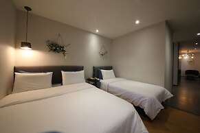 Brown Dot Hotel Masan