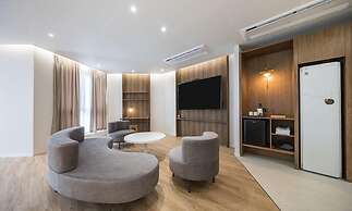 Brown Dot Hotel Masan