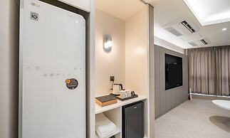 Brown Dot Hotel Masan