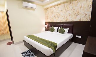 Treebo King'S Court Chandrasekharpur